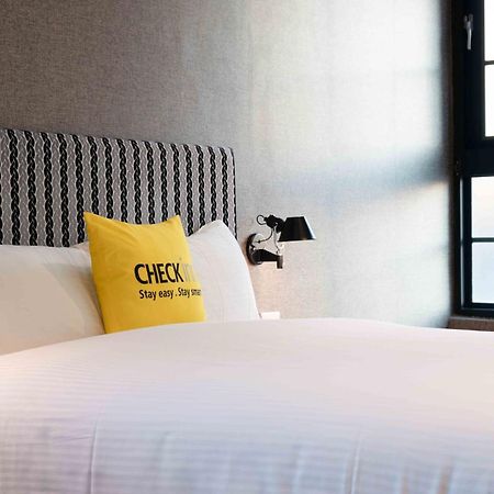 Check Inn Taichung Ziyou Екстер'єр фото
