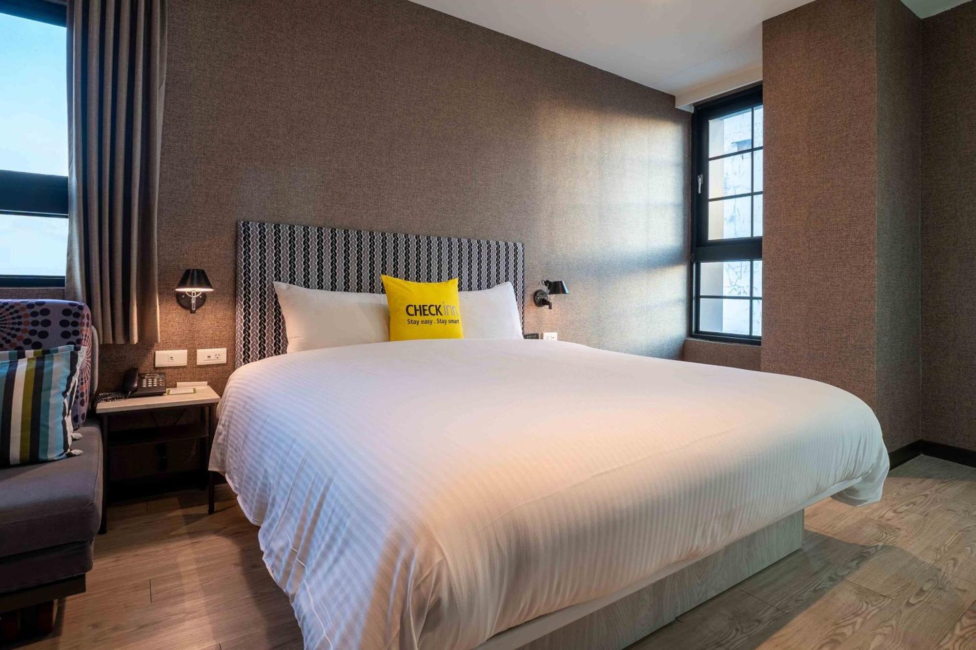 Check Inn Taichung Ziyou Екстер'єр фото