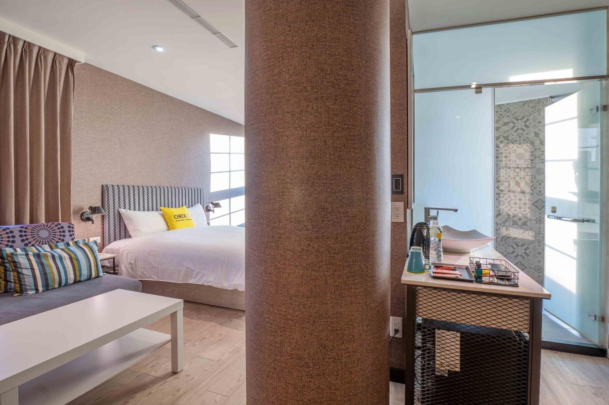 Check Inn Taichung Ziyou Екстер'єр фото