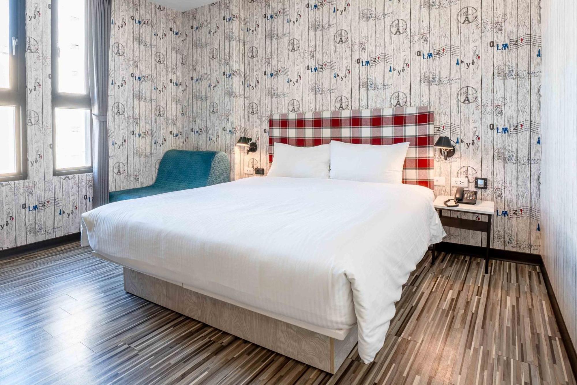 Check Inn Taichung Ziyou Екстер'єр фото