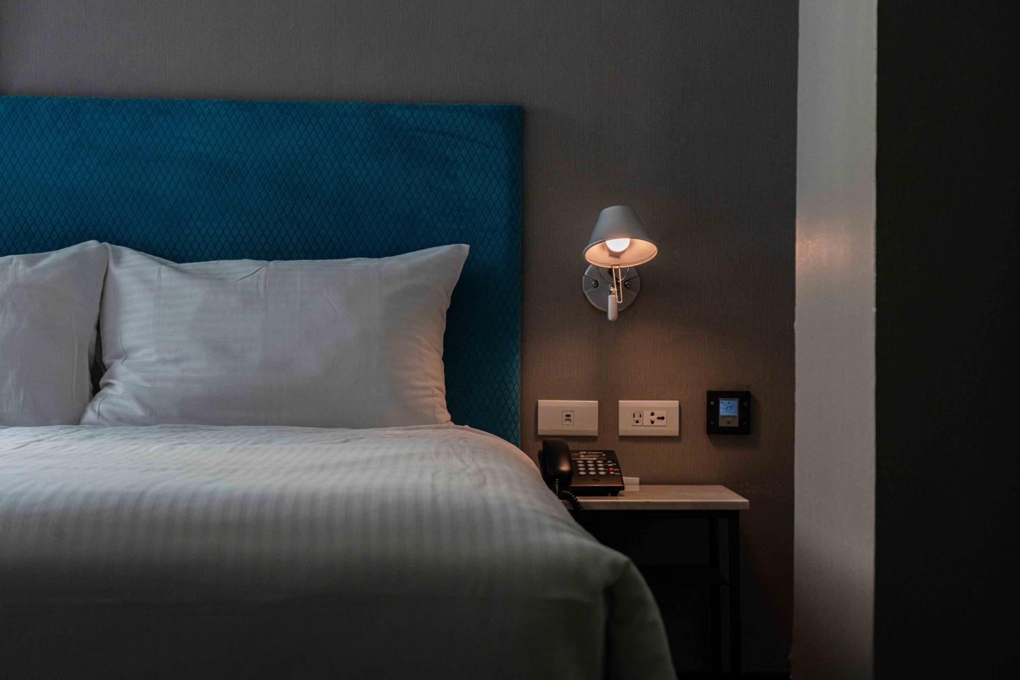 Check Inn Taichung Ziyou Екстер'єр фото